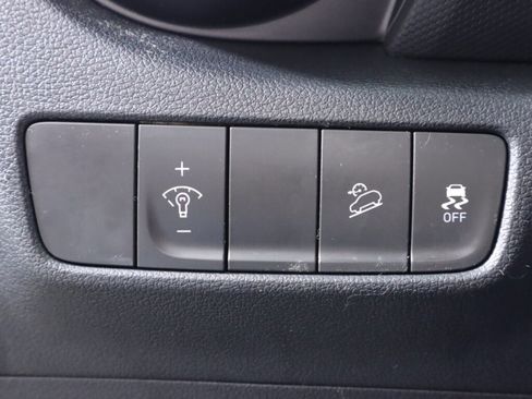Used 2022 Hyundai Kona SE w/ Cargo Package AWD/4WD image 10