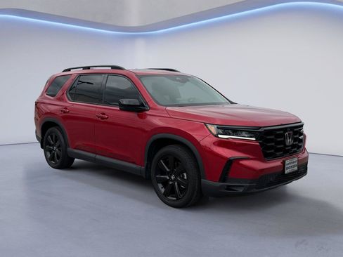 Certified 2025 Honda Pilot Black Edition image 1