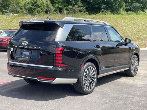 New 2026 Hyundai Palisade Calligraphy FWD image 3