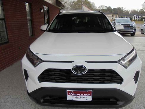 Used 2022 Toyota RAV4 XLE image 3