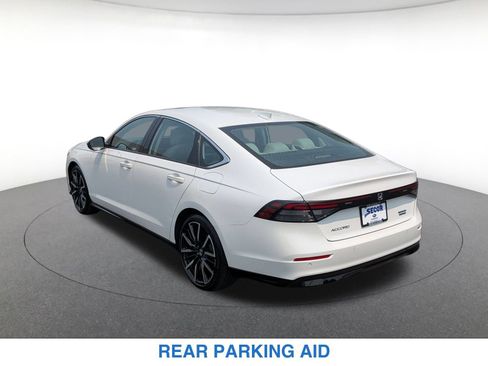 Used 2023 Honda Accord Touring image 9
