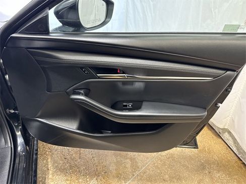 Used 2025 MAZDA MAZDA3 s image 25