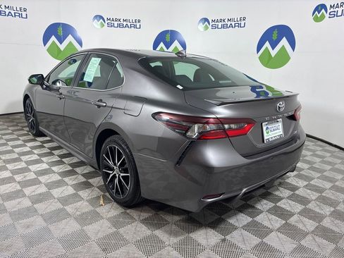 Used 2024 Toyota Camry SE image 7