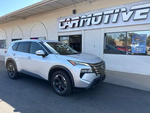 Used 2024 Nissan Rogue SV AWD/4WD image 1