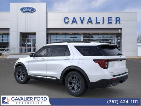 Used 2025 Ford Explorer Active w/ Active Comfort Package image 4