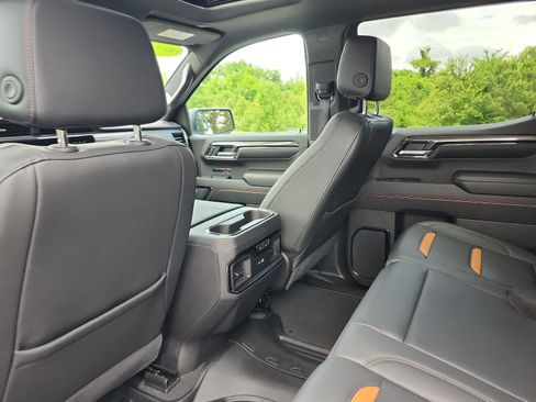 Certified 2024 GMC Sierra 1500 AT4 w/ Technology Package AWD/4WD image 14