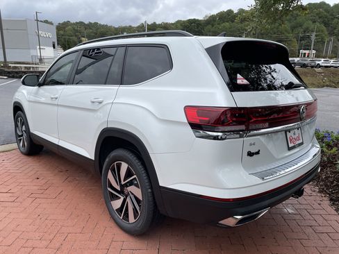New 2026 Volkswagen Atlas SE image 6