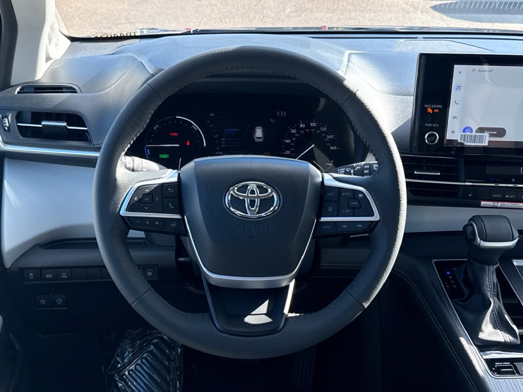 Used 2026 Toyota Sienna XLE AWD/4WD image 12