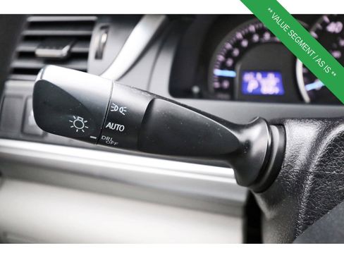 Used 2014 Toyota Camry LE image 19