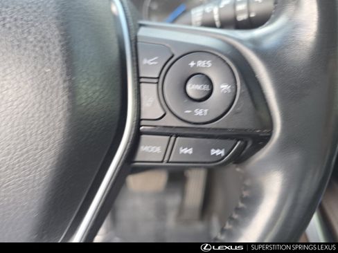 Used 2021 Toyota Venza XLE image 24