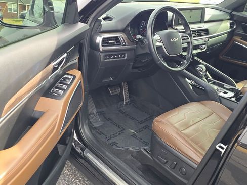 Used 2022 Kia Telluride SX w/ SX Prestige Package image 9
