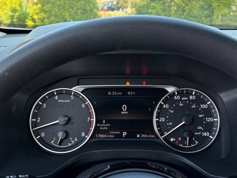 Certified 2023 Nissan Rogue SV FWD image 18