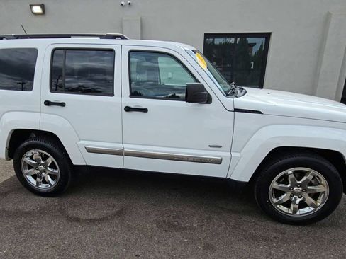 Used 2012 Jeep Liberty Sport image 9