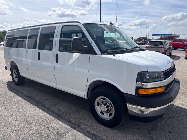 Used 2025 Chevrolet Express 3500 LT w/ LT Preferred Equipment Group RWD image 7