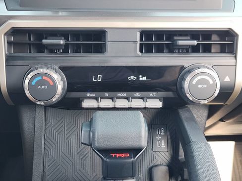 Used 2024 Toyota Tacoma TRD Off-Road AWD/4WD image 18