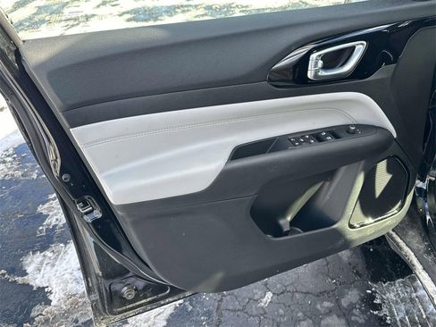 Used 2024 Jeep Compass Limited image 15