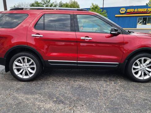 Used 2013 Ford Explorer XLT AWD/4WD image 3