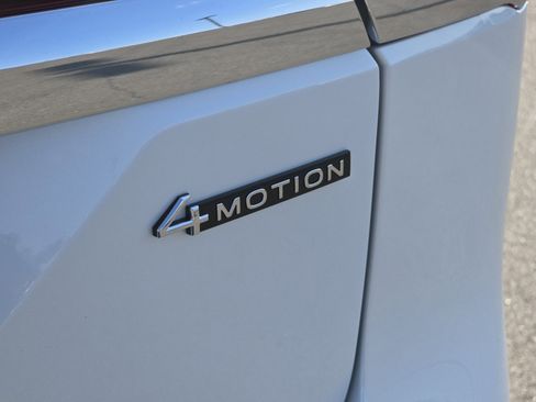 New 2026 Volkswagen Atlas SE image 10