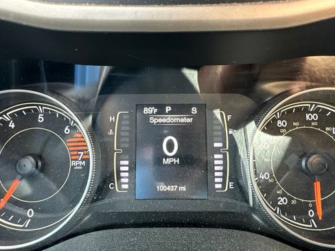 Used 2017 Jeep Cherokee Latitude w/ Cold Weather Group AWD/4WD image 15