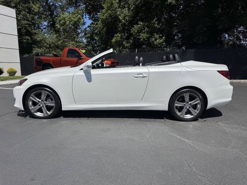Used 2013 Lexus IS 250C RWD image 2