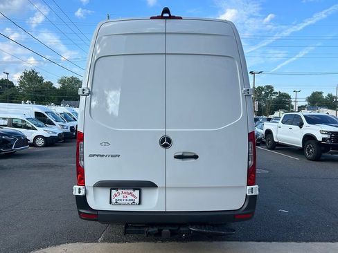 Used 2025 Mercedes-Benz Sprinter 2500 image 6
