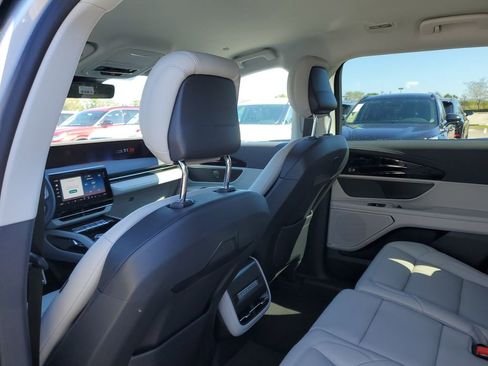 New 2026 Lincoln Nautilus Premier AWD/4WD image 9