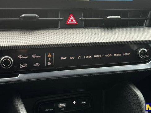 Used 2025 Kia Sportage SX image 26
