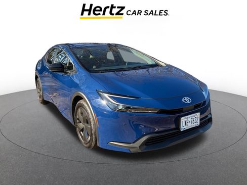 Used 2025 Toyota Prius LE image 1