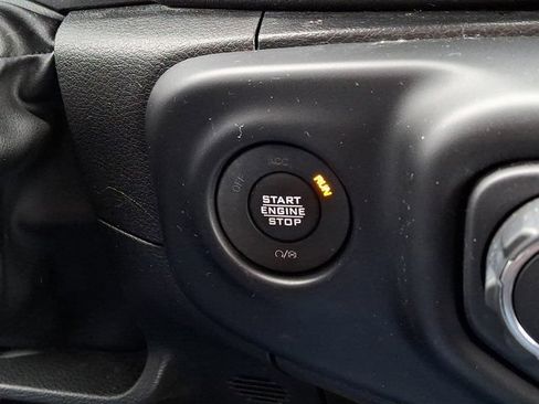 Used 2022 Jeep Wrangler Unlimited Sahara w/ Cold Weather Group AWD/4WD image 28
