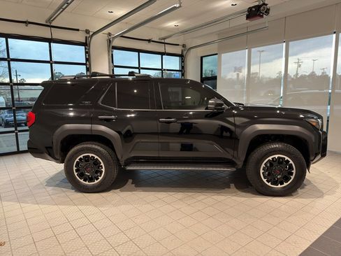 Used 2025 Toyota 4Runner TRD Off-Road Premium image 6