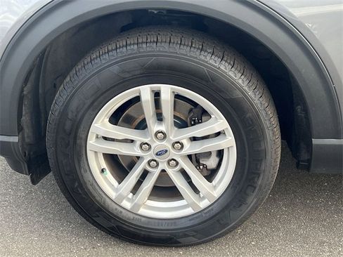 Used 2022 Ford Explorer XLT image 39