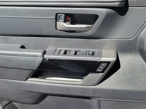 Used 2023 Toyota Tundra Limited w/ Power Package image 9