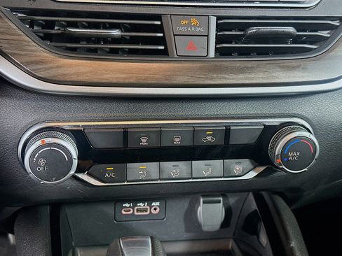 Used 2024 Nissan Altima 2.5 SV image 22