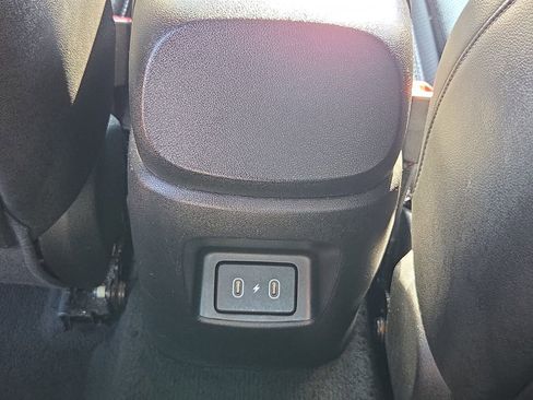 Used 2024 Hyundai Elantra Limited image 16