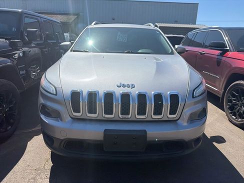 Used 2014 Jeep Cherokee Latitude AWD/4WD image 2