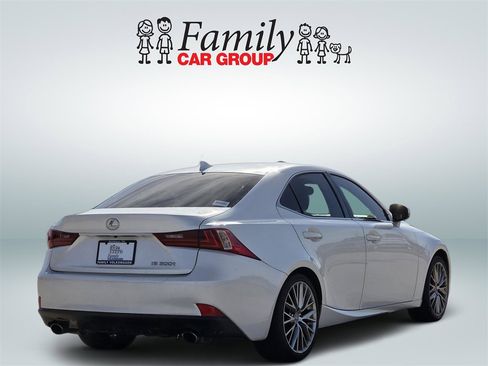 Used 2016 Lexus IS 200t image 4