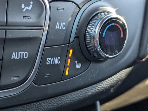 Certified 2023 Chevrolet Traverse RS image 19