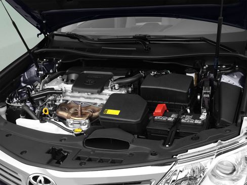 Used 2012 Toyota Camry SE FWD image 15