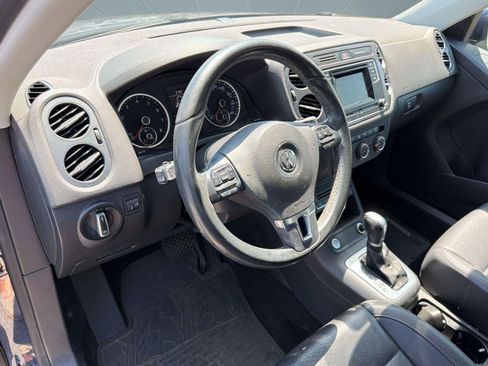 Used 2016 Volkswagen Tiguan S image 4