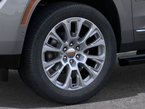 New 2026 GMC Yukon Denali w/ Denali Reserve Package AWD/4WD image 9