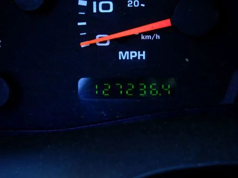 Used 2004 Ford F250 XL image 16