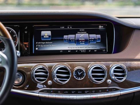 Used 2016 Mercedes-Benz S 550 4MATIC Sedan image 23