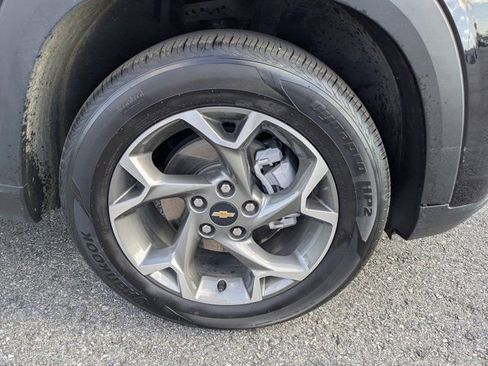 Used 2025 Chevrolet Trax LT w/ Driver Confidence Package image 11