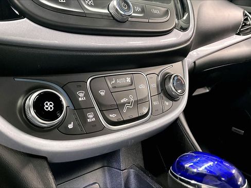 Used 2018 Chevrolet Volt LT w/ Comfort Package image 36