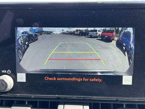 Used 2025 Toyota RAV4 XLE AWD/4WD image 11