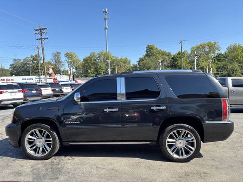 Used 2012 Cadillac Escalade Premium image 5