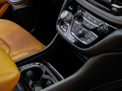 Used 2022 Chrysler Pacifica Pinnacle image 40