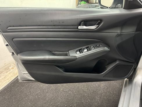 Used 2024 Nissan Altima 2.5 SV image 14