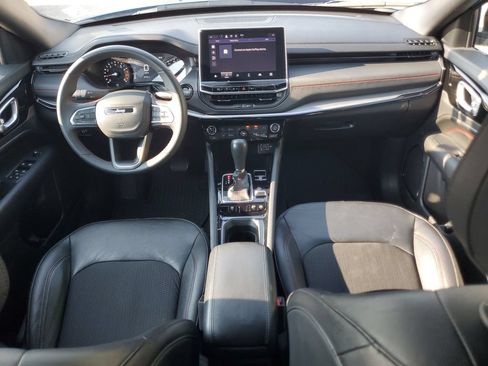 Used 2025 Jeep Compass Trailhawk AWD/4WD image 14