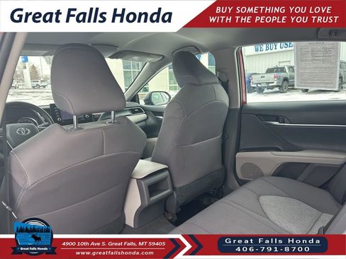 Used 2021 Toyota Camry LE image 21